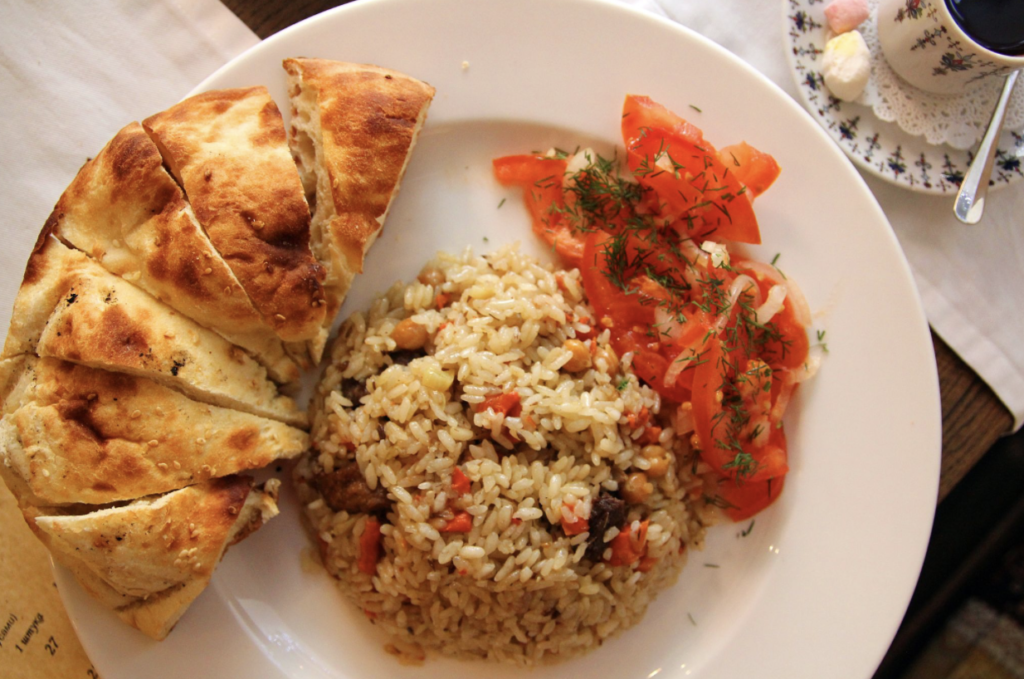 A dish of beef plov, now a staple of Tatar cuisine, but only adapted after the forced displacement to Uzbekistan. Photo credit: Musafir/Kemal Seitveliyev