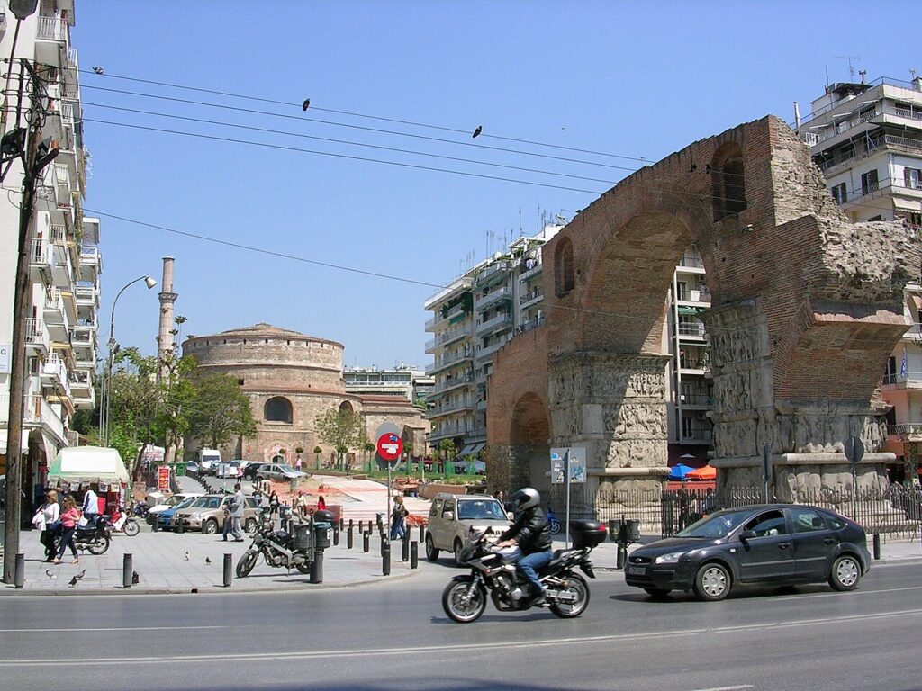 The Arch of Galerius and the Rotunda, by Testus - Own work, CC BY-SA 3.0, Wikimedia